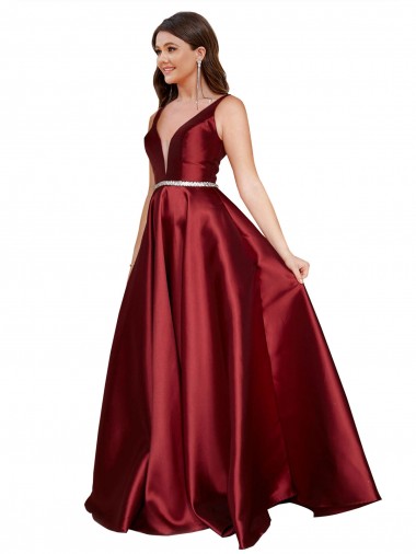 Shop Sleeveless Deep V-Neck A-Line Formal Satin Bridesmaid Dress / Prom Dress with Pockets UK